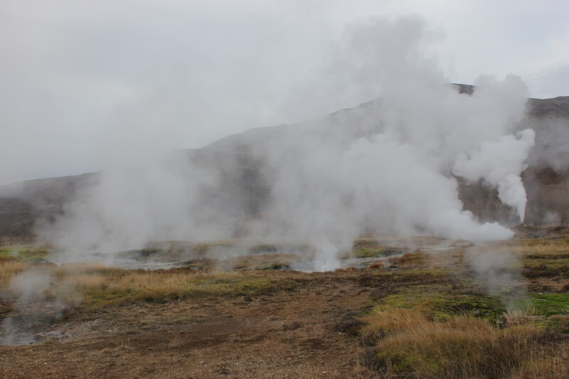 pole-geotermalne-Islandia
