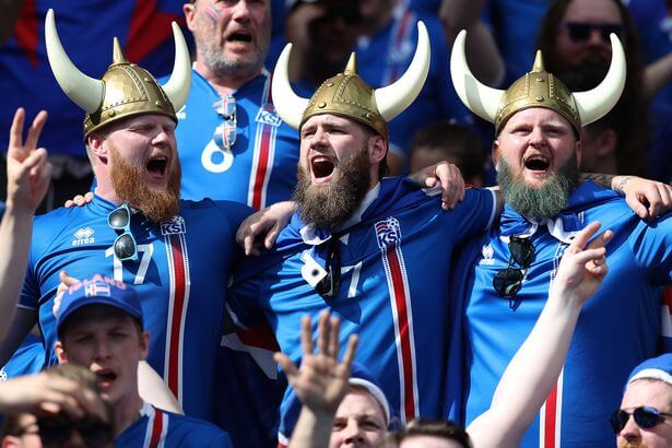 PAY-Iceland-fans-cheer-their-team (1)